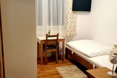Gästehaus Traunreut - Monteur und Gästezimmer - - Einzelzimmer mit Dusche/WC, TV