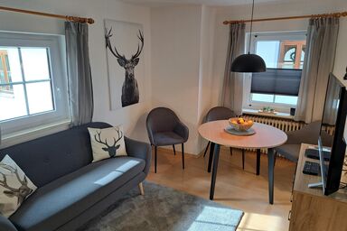 Ferienwohnung Gerg inkl. Chiemgaukarte - Ferienwohnung (55qm) Balkon, 1 Schlafzimmer, 1 Wohnküche, Dusche/WC, max. 3 Pers.