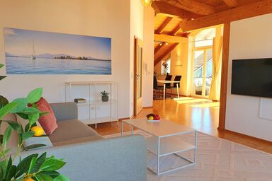 Ferienwohnung SCHALL -  Erholung zwischen  Bergen und Chiemsee - Neu in Bernau - Ferienwohnung Schall mit 2 Balkonen auf 75m²