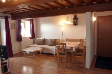 Ferienwohnung Pension Hauer - Innenhofwohnung Birke 48 qm