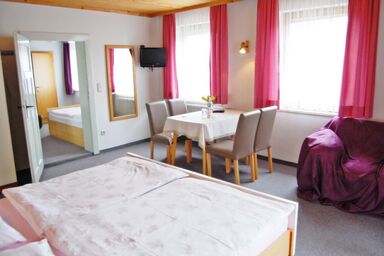 Gästehaus Fidelis - Familienzimmer mit Balkon