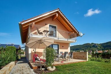 Ferienhof Halbig - Gemütliches Ferienhaus 'Dorfblick' (150 qm) mit Balkon und Terrasse