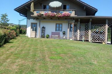 Ferienwohnung Holzapfel - Ferienhaus Holzapfel-Häusl (60qm) mit Balkon und Küchenzeile