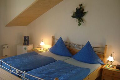 Ferienhaus Corinna / Ferienwohnungen - Doppelzimmer mit Balkon