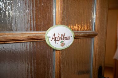 Beim Melchern - Apfebam