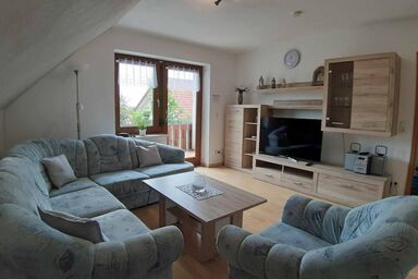 Ferienwohnung Reuter Christine - Ferienwohnung 2 mit Balkon und Einbauküche