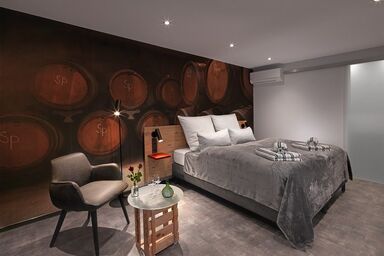 WeinMotel Simon 1 a - Modernes Doppelzimmer (22 qm)