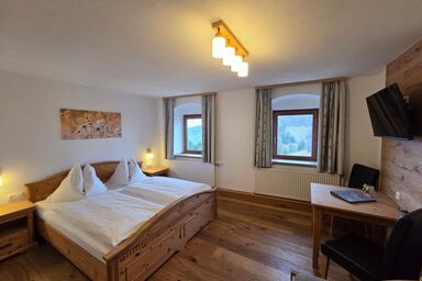 Brettmaisserhof - Dreibettzimmer "Jochberg"