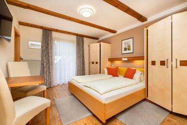 Haus Elisabeth - Doppelzimmer mit Dusche, WC