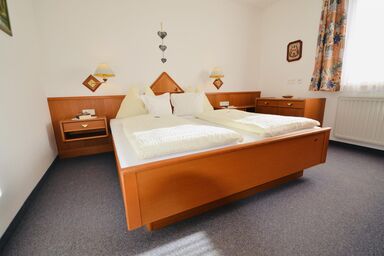 Heimat, Haus - Apartment 2/3/5 Wiesenblumenapartments