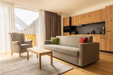 All-Suite Resort Zwieselstein-Sölden - Premium Apartment mit Balkon und Bergblick
