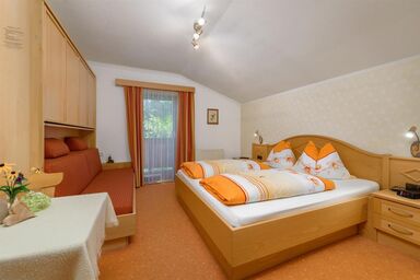 Pension Erz-Anger - Dreibettzimmer mit Dusche, WC (2-3 Pers)