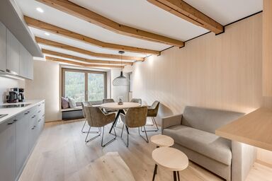 Apart Seldon - Top 3