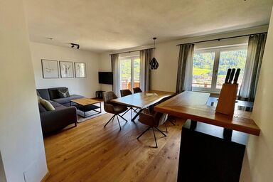 SUN HILL Appartements - Appartement 3 mit 2 Schlafzimmer, Bad, 2 WC