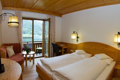Ferienhof Obergasser & Pension Bergblick - Doppelzimmer mit Balkon zum See