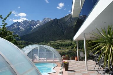 Komfortables Ferienhaus in Landeck mit Privatem Pool