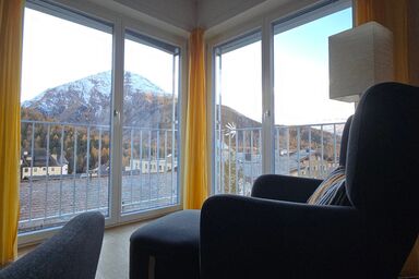 Studio Melchior" mit Bergblick