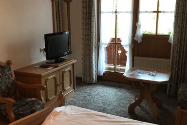 Gästehaus Schwarzlofer - Gemütliches Doppelzimmer mit Dusche/WC