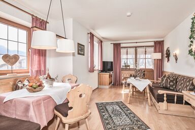 Haus Theresa - (4) Zwei-Raum-Ferienwohnung 50qm, Bad/WC, Extra-Schlafraum, Küche, Balkon