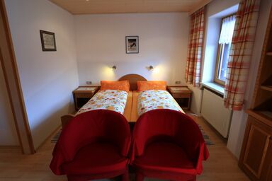 Haus Katharina - Ferienwohnung Sprungschanze mit Balkon und separater Küche