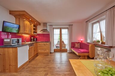 Gästehaus Bergstüberl - Ferienwohnung (5) ca. 60 qm mit Balkon