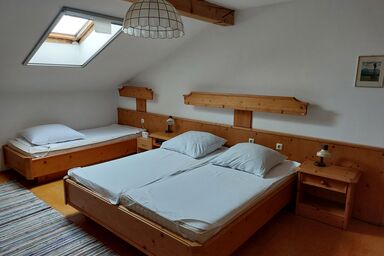 Hechlhof - Ferienwohnung 2, 60 qm für 1-5 Personen mit Balkon