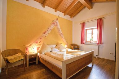 Wachingerhof - Ferienwohnung Birne 55 qm, bis 2 Personen, 2. OG, 1 sep. Schlafzimmer, Südbalkon