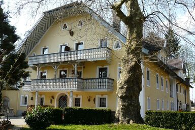 Pension Gut Horn - Ferienwohnung Nr. 5 bis 4 Personen, 45 qm, im EG mit 2 Schlafzimmer, Terrasse mit Blick Richtung See