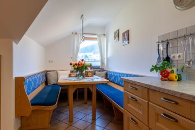 Ferienwohnungen Schweiger inkl. Chiemgaukarte - Ferienwohnung Westernberg 90 qm, Balkon, Küche, 2 Schlaf- und 1 Wohnzimmer, max 4 Pers, WLAN