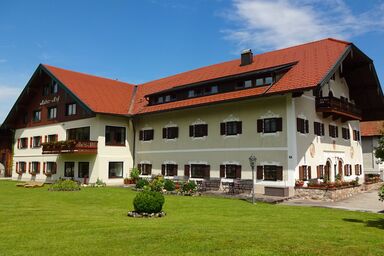 Huberhof inkl. Chiemgaukarte - XXDreibettzimmer, Dusche/WC, TV, WLAN