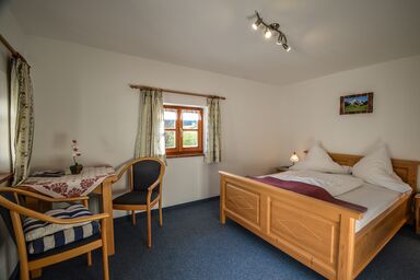 Möslerlehen - Einzelzimmer Nr. 3, 20 m², 1-2 Personen, Dusche/WC, TV, WLAN, Balkon, französisches Bett