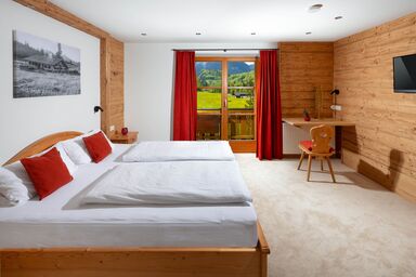 Gästehaus Anfanglehen - Ferienwohnung Kühroint, 1-4 Personen, 65 qm, Balkon, separates Schlafzimmer, Obergeschoss