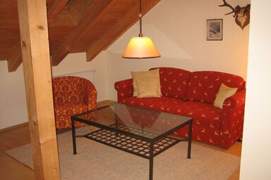Forsthaus Kiendl - 3-Zimmer-Ferienwohnung "Brünnstein", 65 qm im 2. Obergeschoss mit zwei Schlafzimmer und Balkon