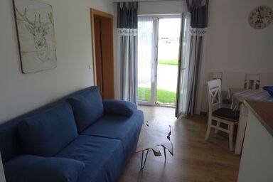Gästehaus Erika - Chiemgau Karte - Ferienwohnung Katharina, 2 Personen, Schlafzimmer, Küchenzeile, Terrasse, 50 qm