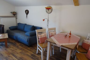 Gästehaus Erika - Chiemgau Karte - Ferienwohnung Mathilde, 4 Personen, 2 Schlafzimmer, Küchenzeile, Balkon, 70 qm