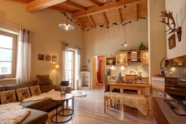 Feriendomizil Stöberl - Chiemgau Karte - Ferienwohnung HimmelReich für 2 Personen mit Balkon, Schlafzimmer, 45 qm