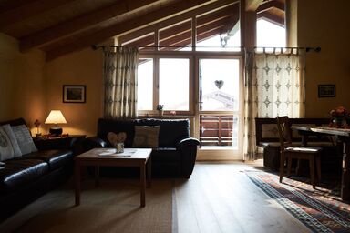 Haus Rosenrot - Ferienwohnung für 2-4 Pers., 80 m², 2 SZ, Wohnzimmer mit integr. Küche, Freisitz