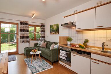 Landhaus Koch - Ferienwohnung Rosenduft, 58 qm, EG, 1 sep. Schlafzimmer, Südseite mit Terrasse
