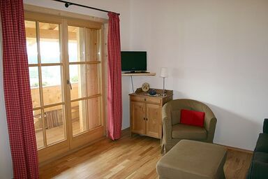 Rieplhof - Ferienwohnung Simsseeblick mit 2 separaten Schlafzimmer, 3 Erw. und 1Kind