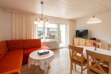 Ferienwohnung Plenk inkl. Chiemgaukarte - Ferienwohnung Unternberg 43qm, 1 Schlafzimmer, Wohnzimmer, Küche, Balkon