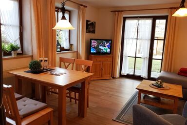 Ferienwohnung Gipfelstürmer - Am Sonneneck inkl. Chiemgaukarte - Ferienwohnung Gipfelstürmer 53qm, Balk., Küche, 1 Schlafz., 1 Wohnz., max. 2 P.