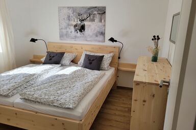 Ferienwohnung Klauserhof - Neue Ferienwohnung 75 qm mit Balkon, bis 4 Personen, 2 sep. Schlafzimmer