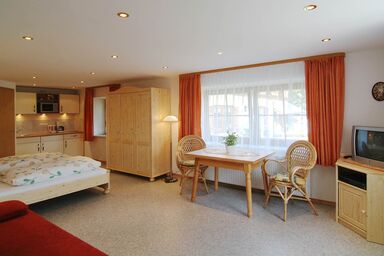 Gästehaus Bliem - Appartement mit Balkon