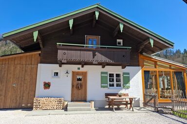 Ferienhaus Keramik-Alm mit Garten und Sauna - Ferienhaus für 1 bis 7 Personen, 3 Schlafzimmer, Wohnzimmer, Küche mit Wintergarten, Dusche/WC, WLAN