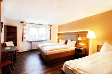 Schuasterhof - Dreibettzimmer ohne Balkon