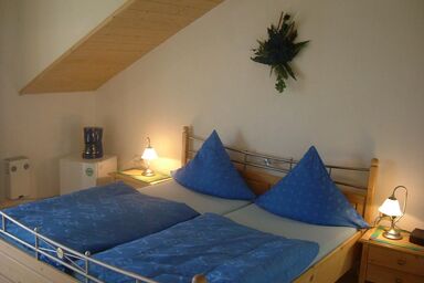 Ferienhaus Corinna / Ferienwohnungen - Doppelzimmer mit Balkon