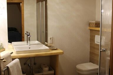 Ferienwohnungen Baur - Ferienwohnung Blumenwiese (60qm) für 4 Personen mit Terrasse