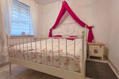 Ferienwohnung Wilpert - Ferienwohnung 70qm - mit Terrasse und WLAN