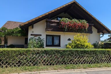 Müller's Ferienwohnungen - Ferienwohnung " Bergheim" , 55 qm  ebenerdig mit Terrasse und Garten