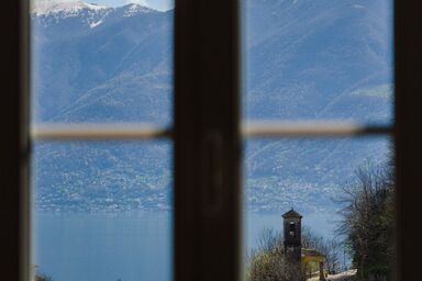 "Palazzo Branca" mit Blick auf den See. - "Palazzo Branca" mit Blick auf den See. .1